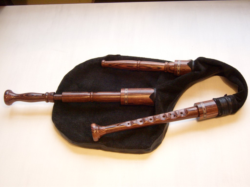 Traditional Swedish bagpipe in E A by Seth Hamon